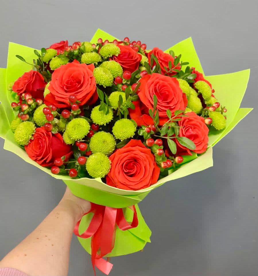 Букет признание в Алуште Букет цветов из: Хризантемы и Розы в Алуште