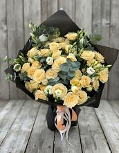 Букет цветов из:  Розы и Лизиантусы #REPLACE_PRED# Алуште