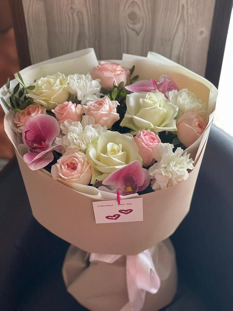 Букет цветов из: Орхидеи, Розы и Гвоздики в Алуште