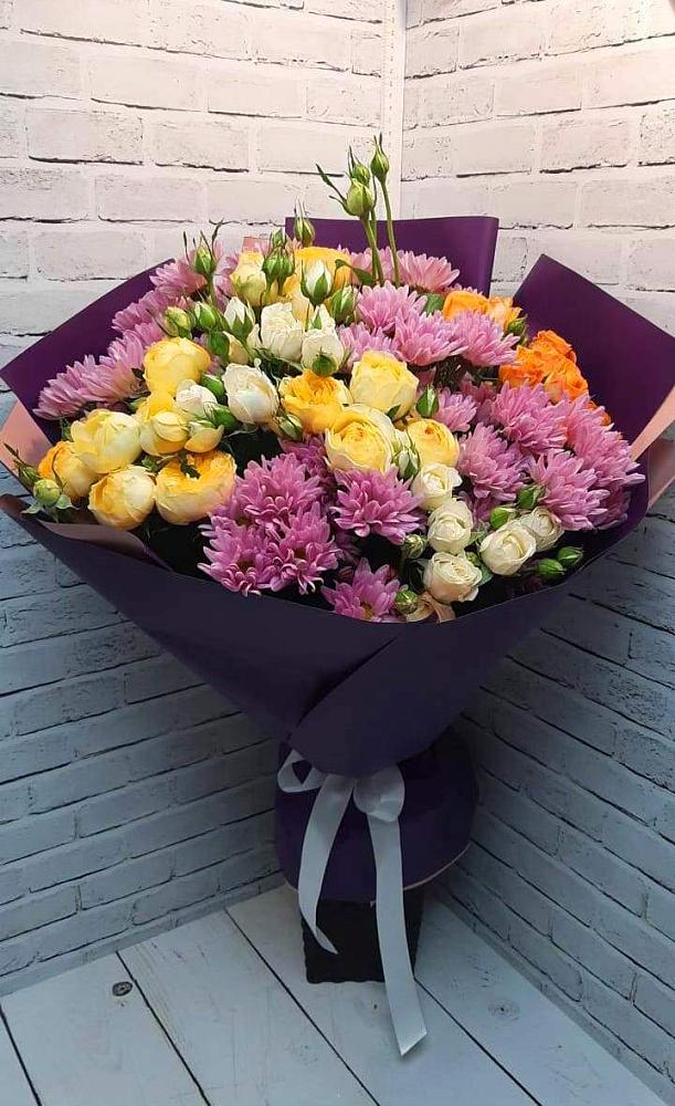 Букет цветов из: Хризантемы и Розы в Алуште