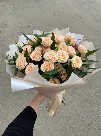 Букет Кремовые розы Латте в Алуште