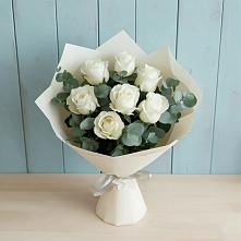 Букет Белые розы в Эвкалипте в Алуште