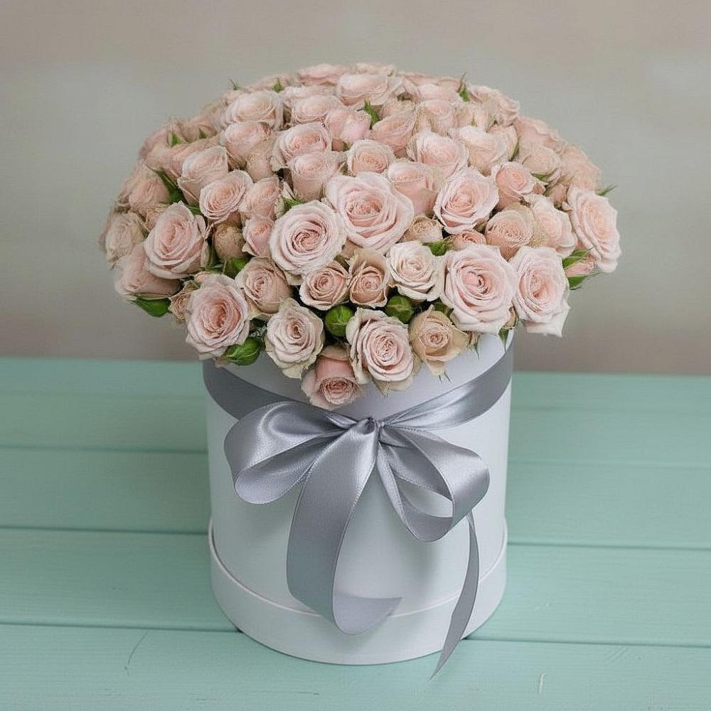 Цветочная композиция из Розы в шляпной коробке в Алуште